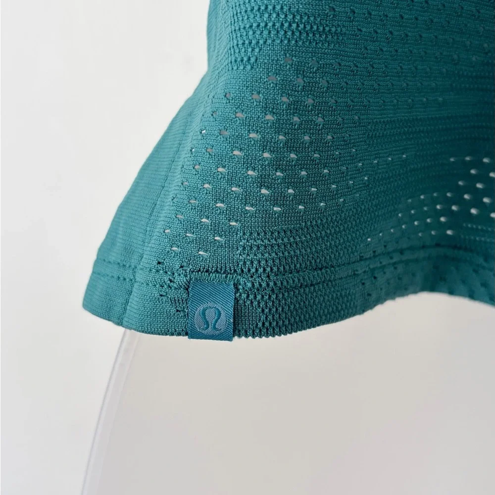 Lululemon Women’s Crop Top Train to Be Tank Dot Camo Teal Lagoon size 6
